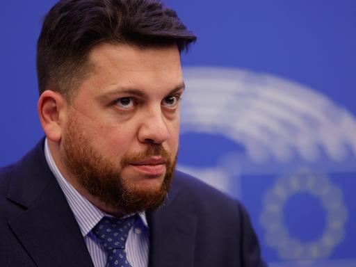 Leonid Wolkow, russischer Oppositionelle und Direktor der von Alexei Nawalny gegründeten Anti-Korruptions-Stiftung, bei einem Besuch im EU-Parlament in Strasbourg am 15. Dezember 2021