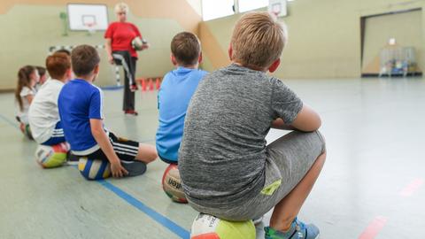 Schulkinder der Vorstadt-Grundschule Strausberg nehmen an dem Projekt "Sport ohne Akkord" vom Kreissportbund Märkisch-Oderland e.V. teil.