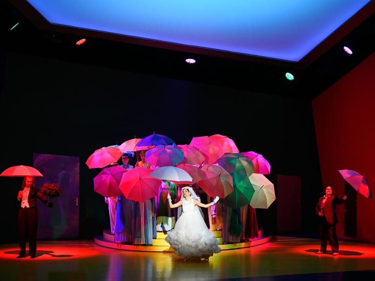 Szene aus: "Pferd frisst Hut", Musik von Herbert Grönemeyer, Theater Basel 2023.