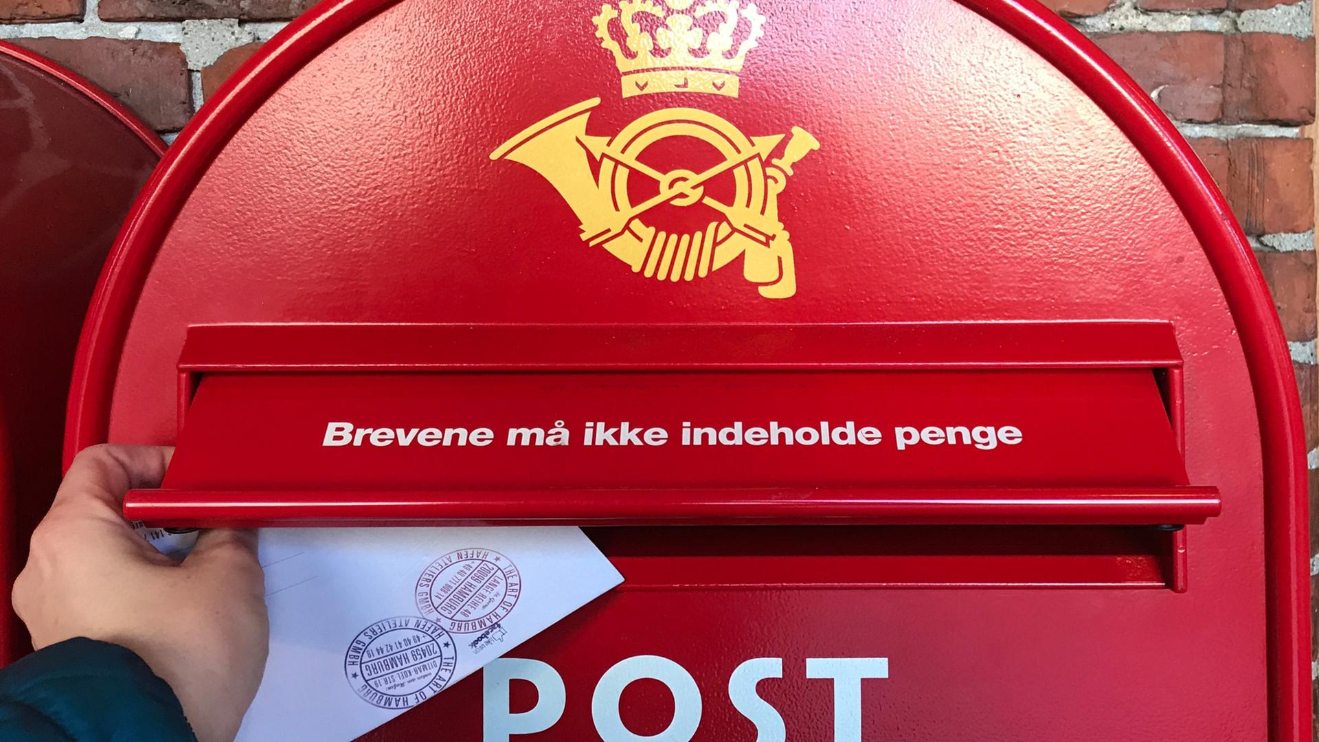 Ein Briefkasten in Kopenhagen (Dänemark)