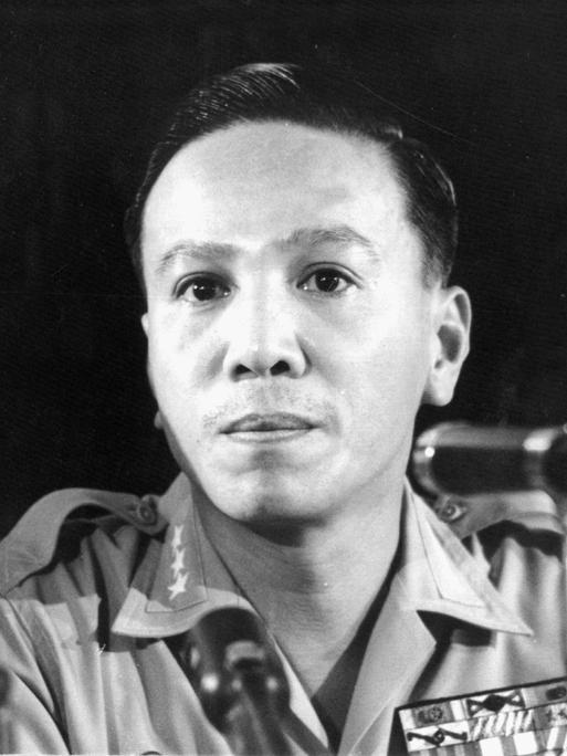 Schwarzweißporträt von Nguyen Van Thieu