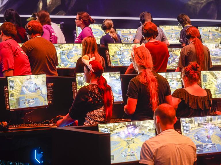 Gamer auf der weltgrößten Computerspielmesse Gamescom in Köln (2018)