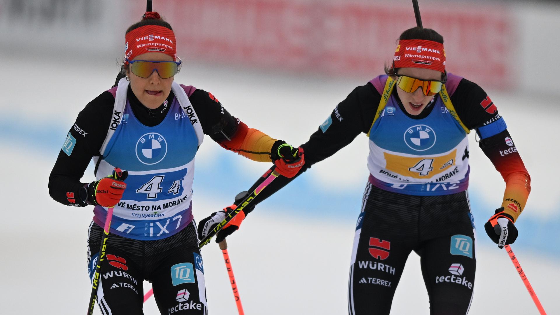 Vanessa Voigt übergibt in der Staffel auf Sophia Schneider.