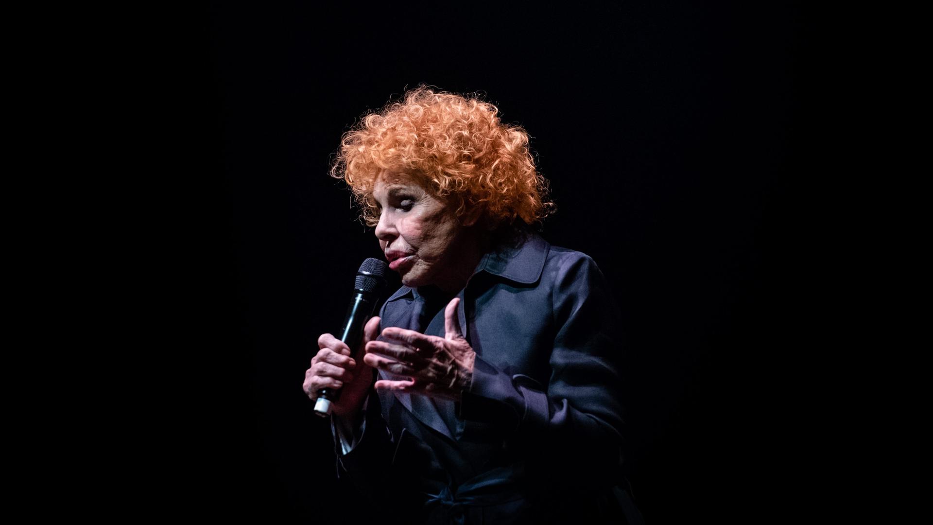 The Italian singer and song writer Ornella Vanoni performing live on stage at the Teatro Colosseo in Torino for her "La Mia Storia" (My personal history) tour 2018. (Photo by Alessandro Bosio/Pacific Press) The Italian singer and song writer Ornella Vanoni performing live on stage at the Teatro Colosseo in Torino for her "La Mia Storia" (My personal history) tour 2018. (Photo by Alessandro Bosio/Pacific Press)