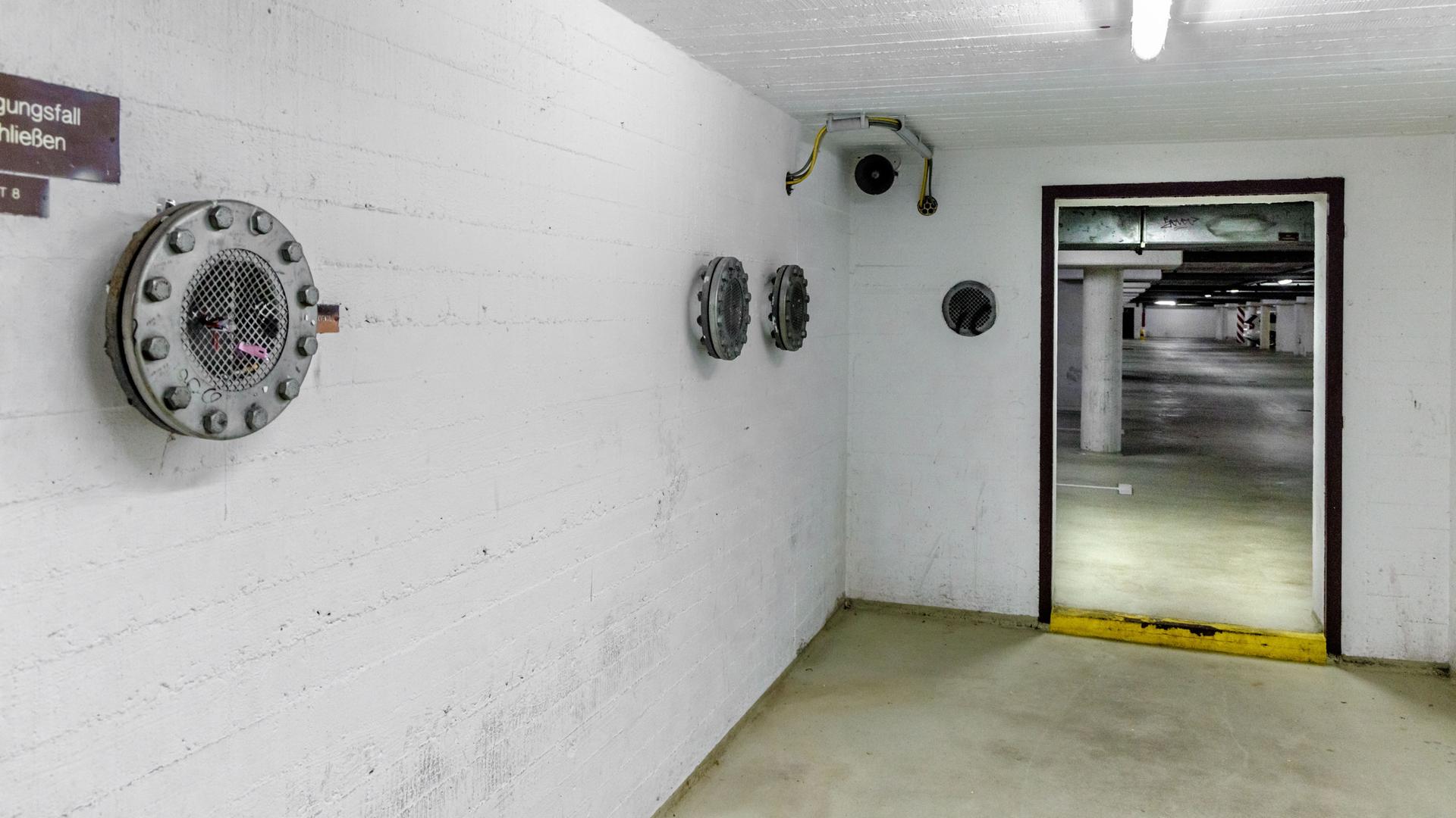 Blick in eine Tiefgarage  in Norderstedt, die als Zivilschutz-Mehrzweckanlage vorgesehen ist.