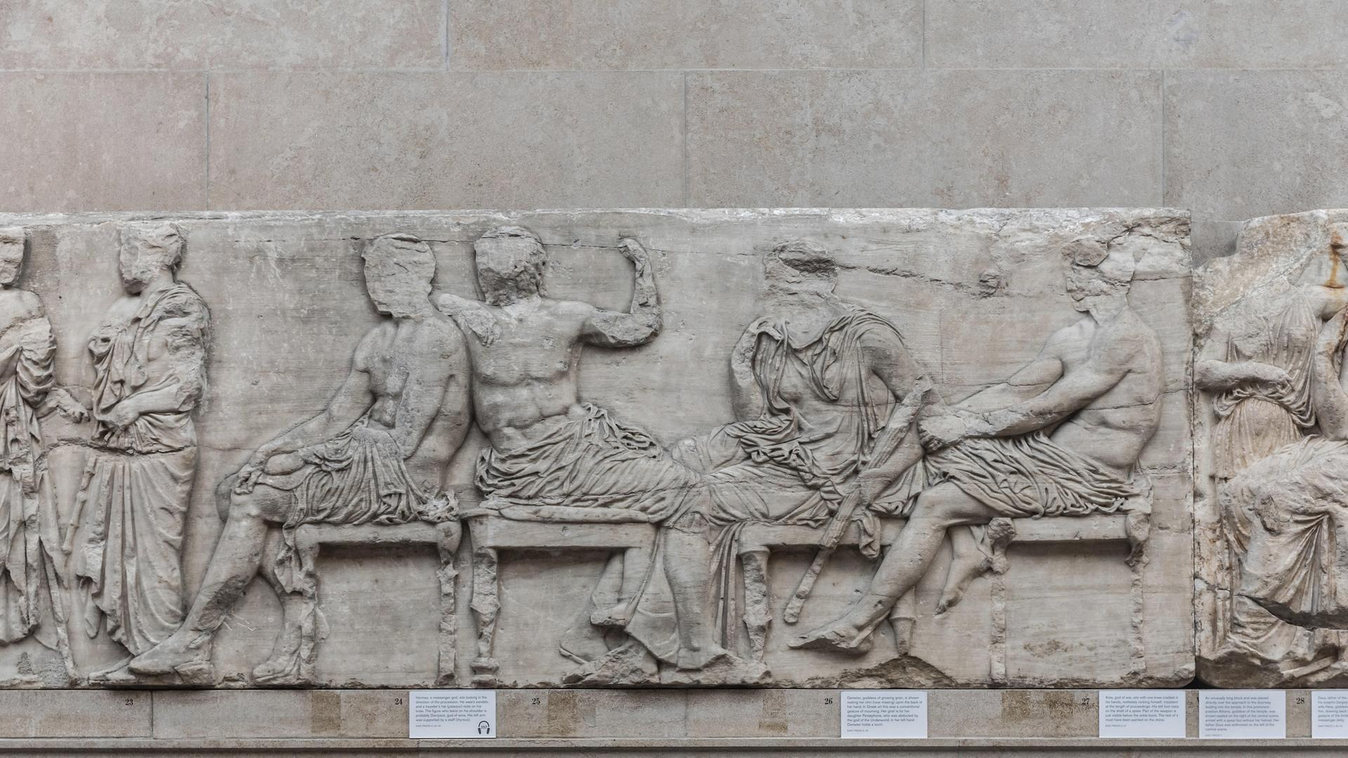 Die Elgin Marbles, eine Sammlung griechischer Skulpturen aus dem Parthenon in Athen, die im British Museum in London, Großbritannien, ausgestellt sind. Die Elgin Marbles, eine Sammlung griechischer Skulpturen aus dem Parthenon in Athen, die im British Museum in London, Großbritannien, ausgestellt sind.