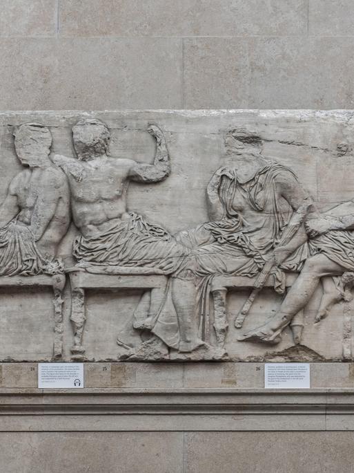 Die Elgin Marbles, eine Sammlung griechischer Skulpturen aus dem Parthenon in Athen, die im British Museum in London, Großbritannien, ausgestellt sind. Die Elgin Marbles, eine Sammlung griechischer Skulpturen aus dem Parthenon in Athen, die im British Museum in London, Großbritannien, ausgestellt sind.