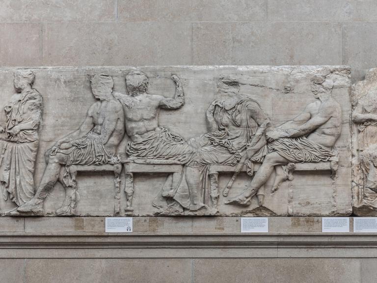Die Elgin Marbles, eine Sammlung griechischer Skulpturen aus dem Parthenon in Athen, die im British Museum in London, Großbritannien, ausgestellt sind. Die Elgin Marbles, eine Sammlung griechischer Skulpturen aus dem Parthenon in Athen, die im British Museum in London, Großbritannien, ausgestellt sind.
