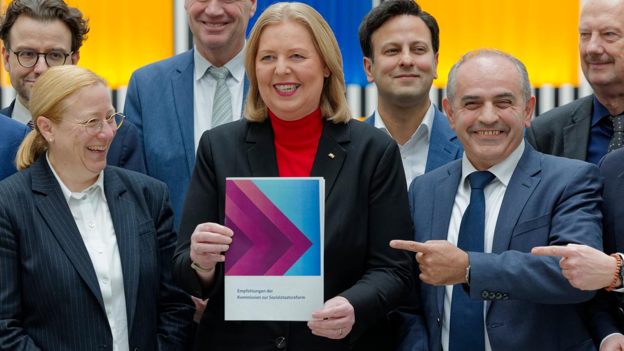 Bärbel Bas (SPD), Bundesministerin für Arbeit und Soziales, stellte im Januar 2026 den Abschlussbericht der Kommission zur Sozialstaatsreform vor.