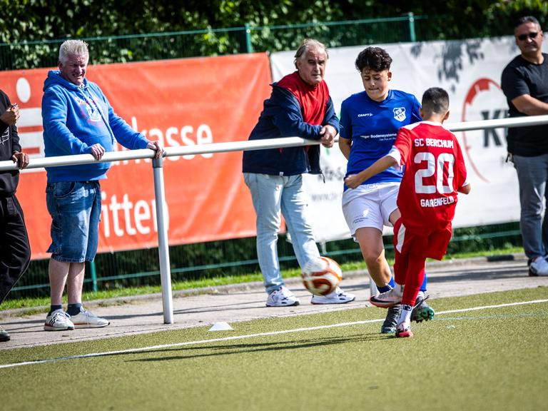 Szene aus dem Jugendfußballspiel in der C-Jugend zwischen FSV Witten gegen SC Berchum Garenfeld 