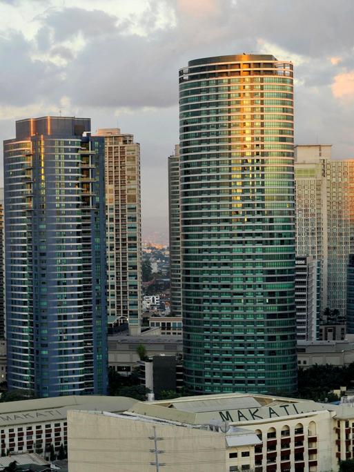 Hochhäuser in Manila auf den Philippinen