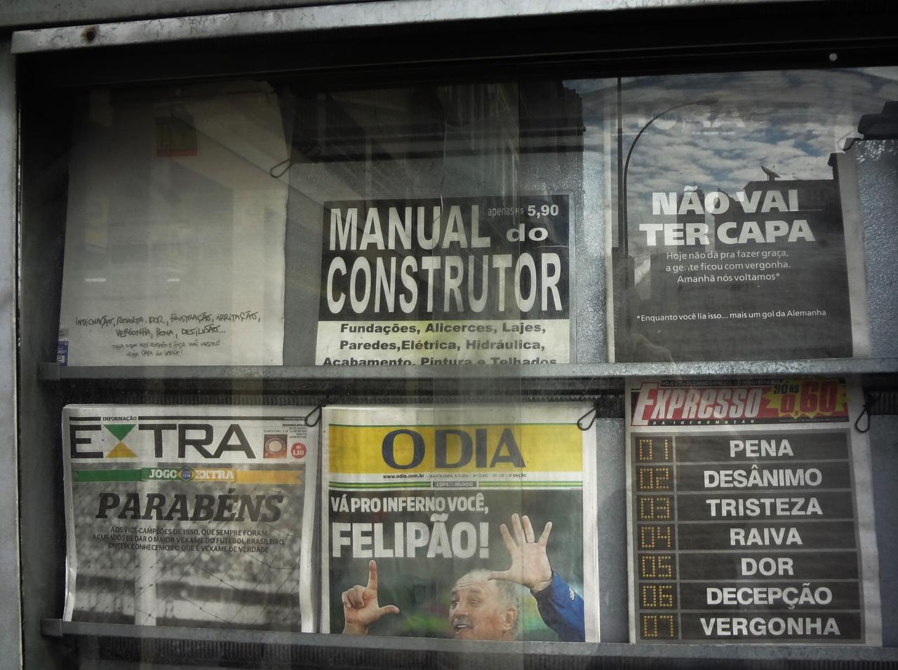 Titelseiten von brasilianischen Zeitungen nach dem 1:7 der brasilianischen Nationalmannschaft bei der WM 2014 gegen Deutschland.