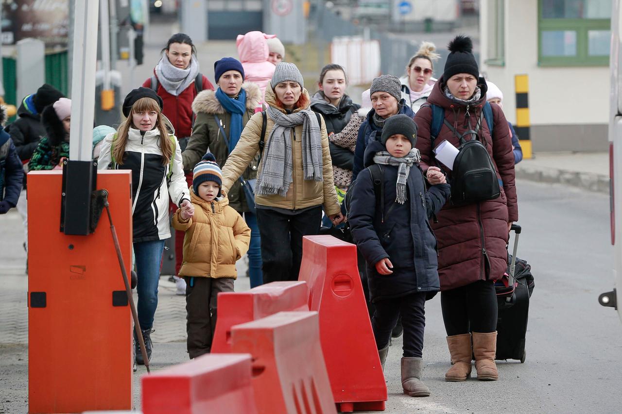Ukrainische Kinder mit ihren Müttern auf der Flucht aus der Ukraine
