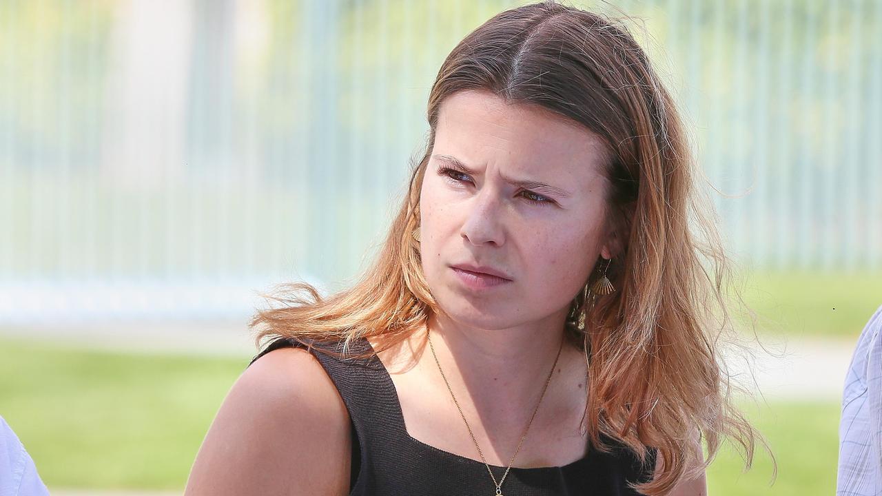 Klimabündnis fordert Hitzegipfel: Klimaschutzaktivistin Luisa Neubauer vor dem Bundeskanzleramt.