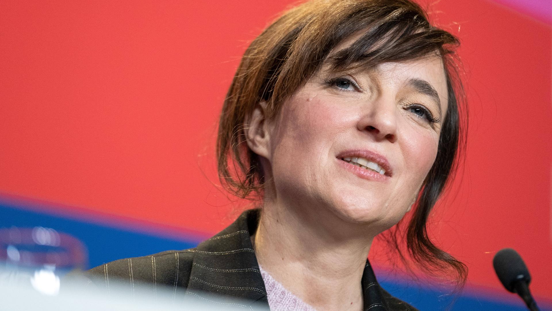 Regisseurin Johanna Moder während der Pressekonferenz