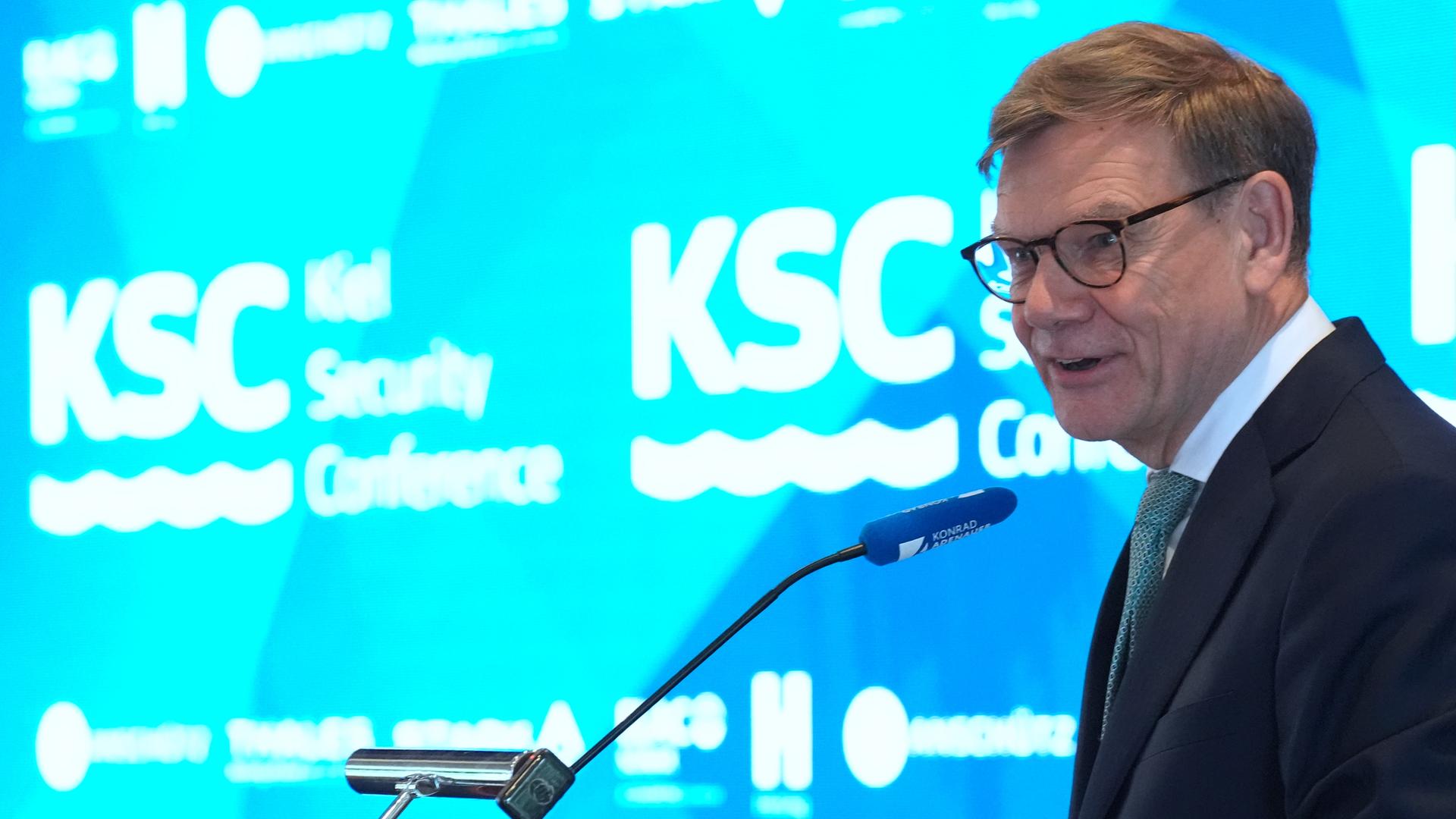 Johann Wadephul (CDU), Bundesaußenminister, spricht während der Sicherheitskonferenz "Kiel Security Conference 2026" im Maritim Hotel Bellevue.