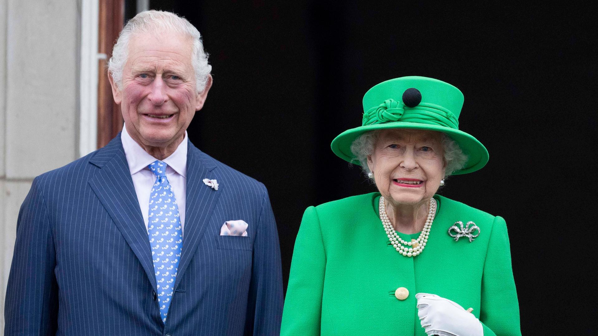 Queen Elizabeth II und Prinz Charles am 5. Juni 2022 Queen Elizabeth II und Prinz Charles am 5. Juni 2022