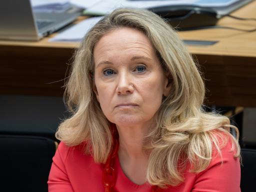 Sarah Wedl-Wilson sitzt im Berliner Abgeordnetenhaus. 