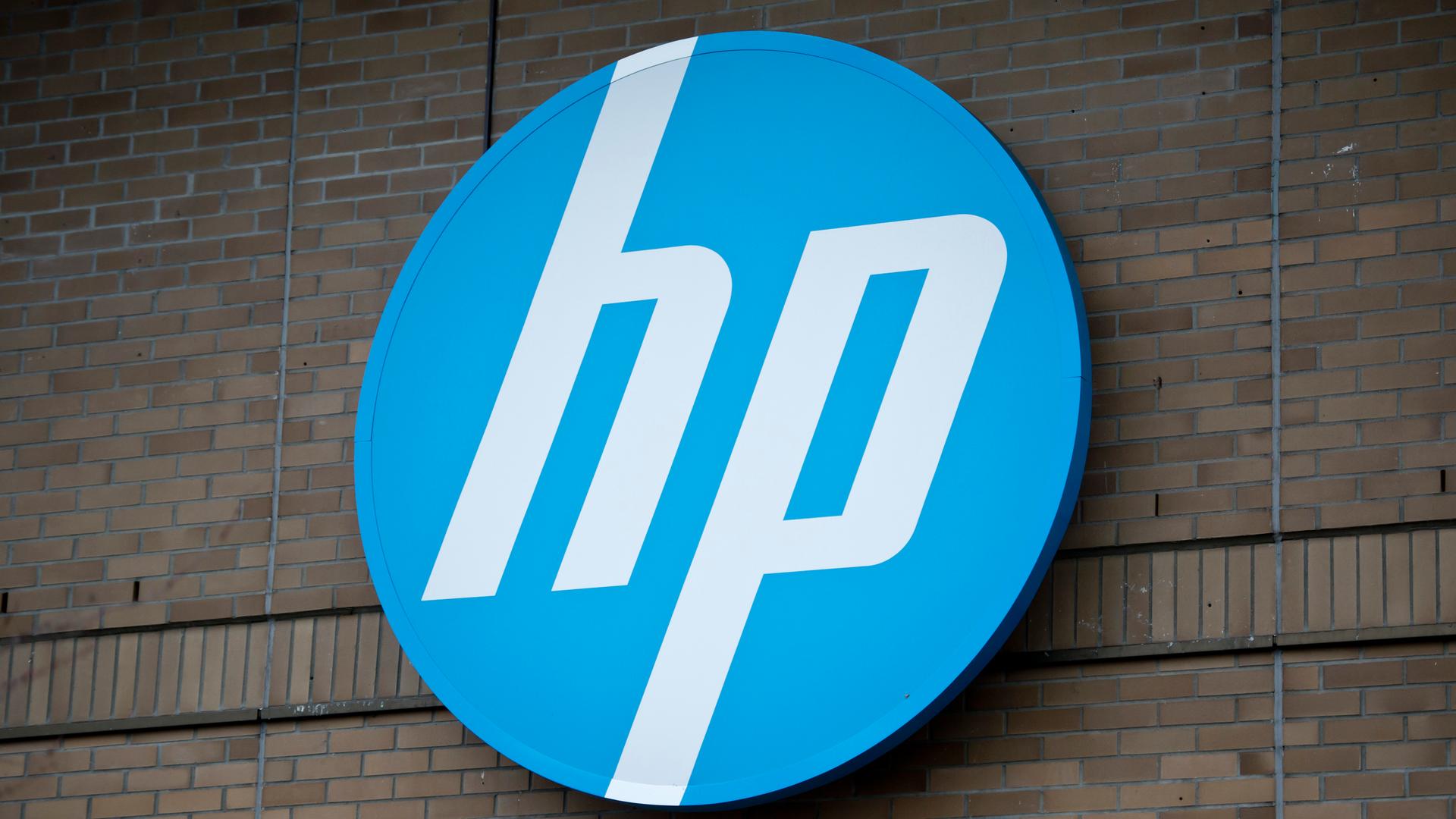 Böblingen: Das Logo der Computerfirma HP ist an der Geschäftsstelle zu sehen. 