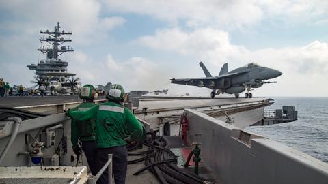 Der Flugzeugträger USS Dwight D. Eisenhower