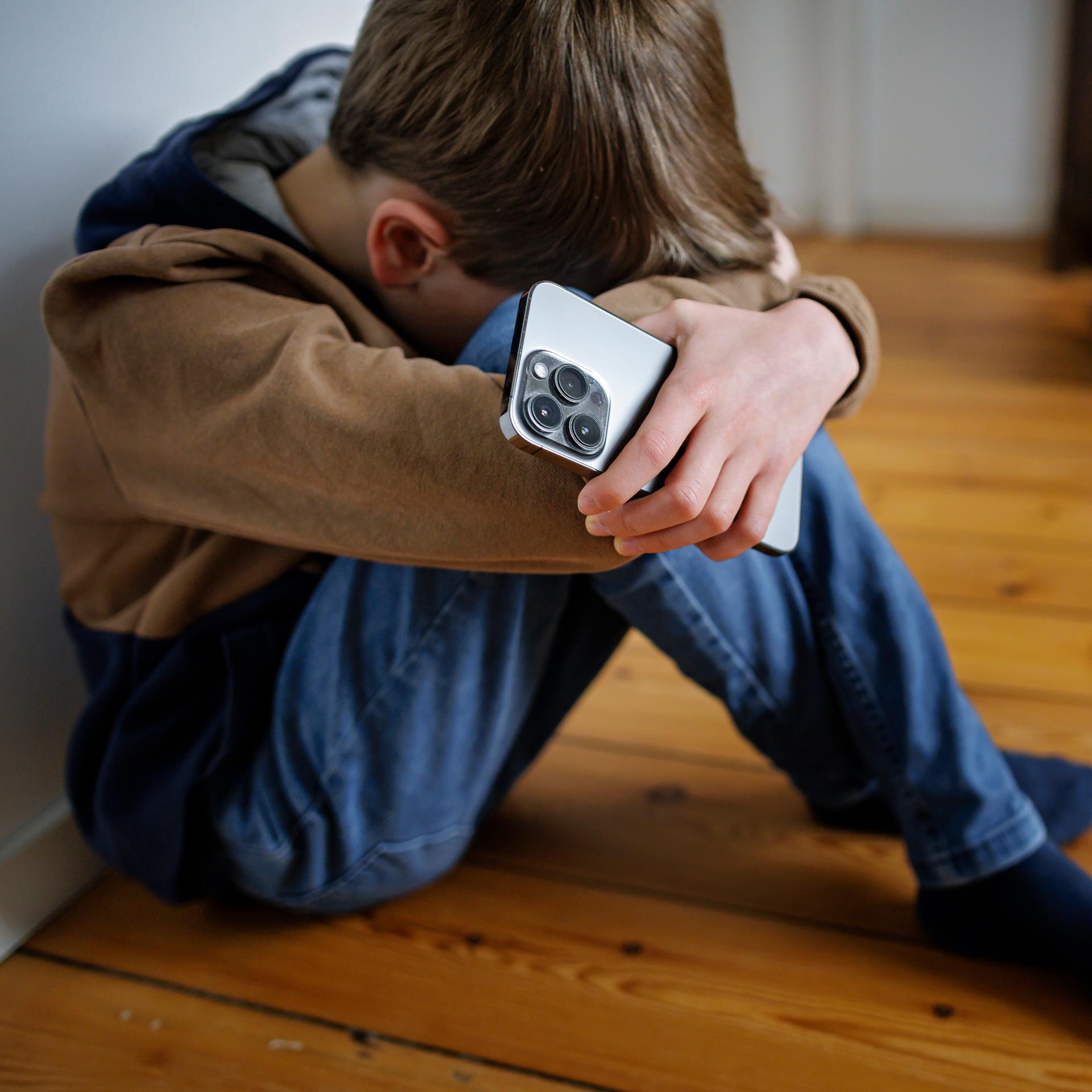 Cybermobbing an Schulen nimmt weiter zu – Mädchen besonders betroffen