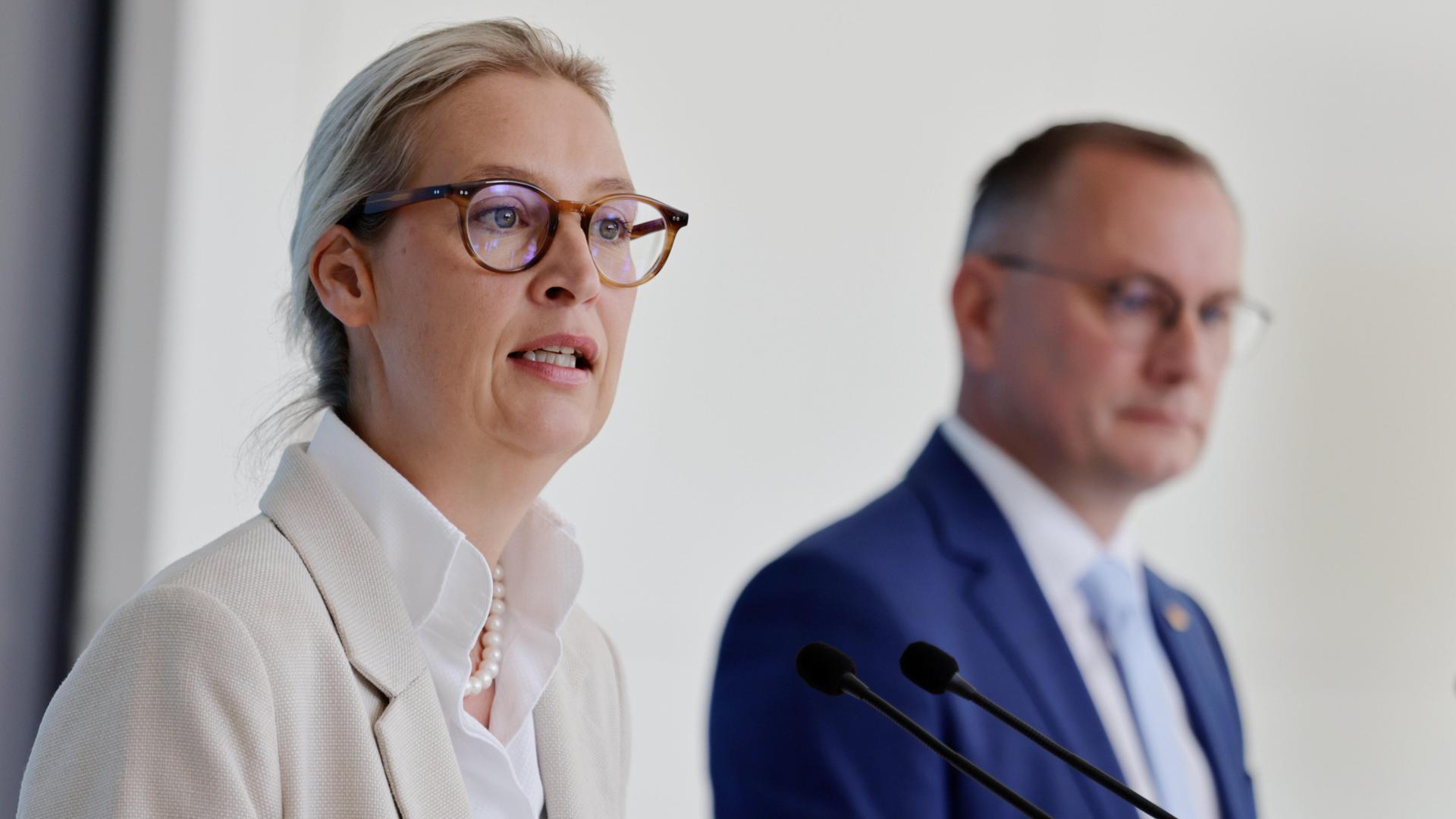 Dr. Alice Weidel, Co-Vorsitzende der AfD-Bundestagsfraktion, Tino Chrupalla, Vorsitzender der AfD- Bundestagsfraktion, nach ihrer Klausurtagung der AfD-Fraktion im Bundestag