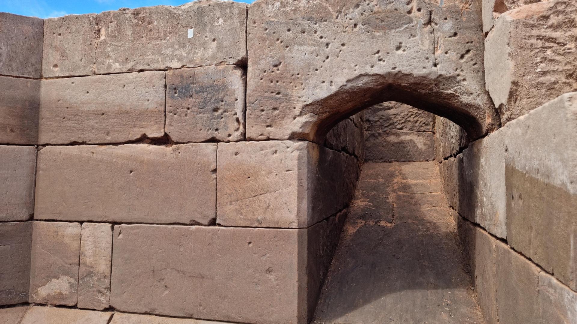 Archäologen stoßen auf Funde aus englischem Bürgerkrieg. Archäologen stoßen auf Funde aus englischem Bürgerkrieg.