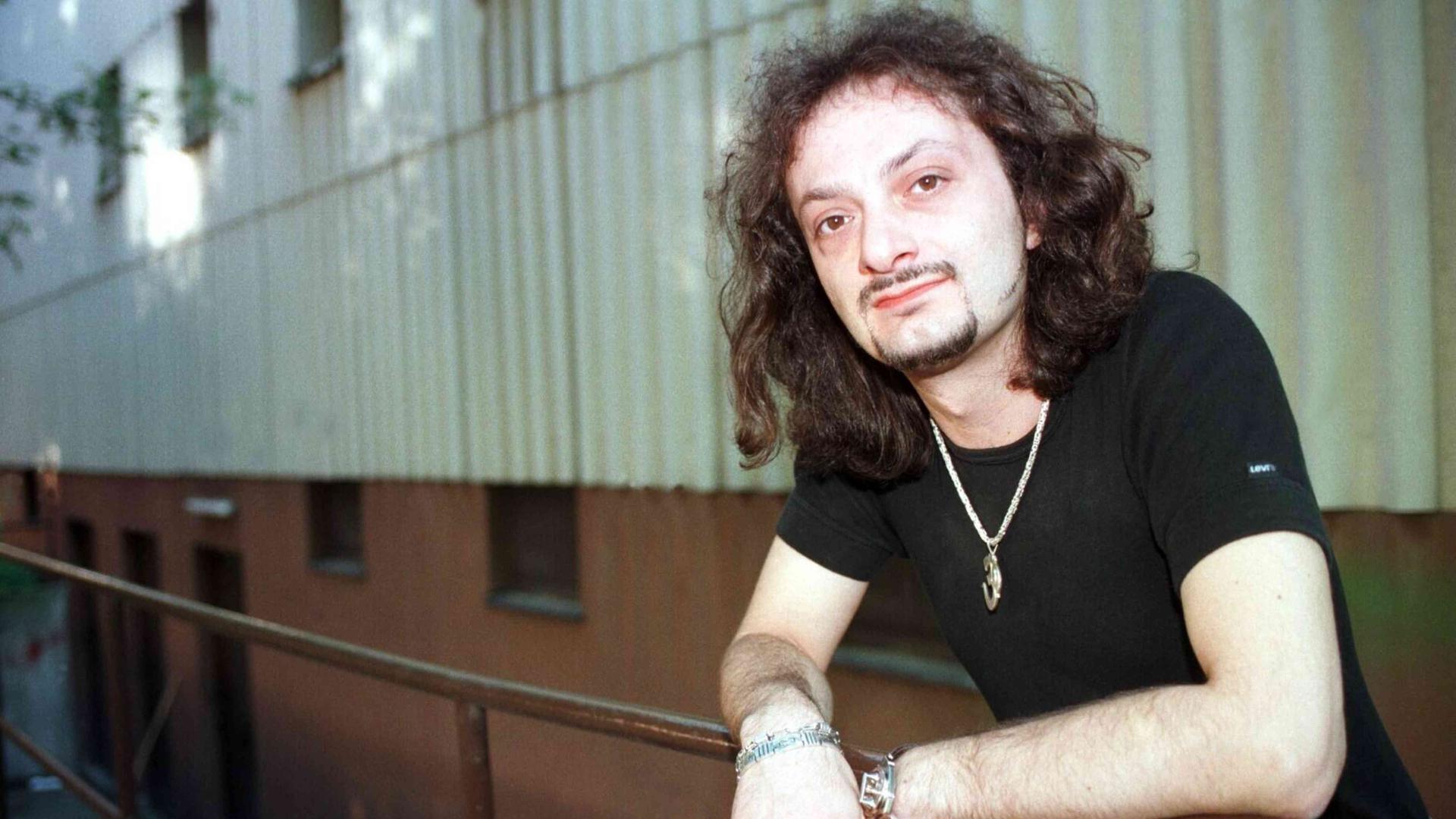 Porträt des Schriftstellers Feridun Zaimoglu, Autor von "Kanak Sprak - 24 Mißtöne vom Rande der Gesellschaft", im Jahr 1998