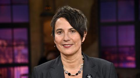 Ärztin Monika Hauser posiert als Gast in der WDR Talkshow " Kölner Treff " am 14.12.2018 für ein Foto.