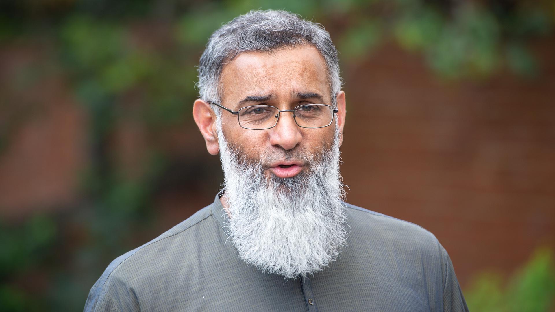 Ein Bild zeigt den islamistischen Prediger Anjem Choudary (2021).