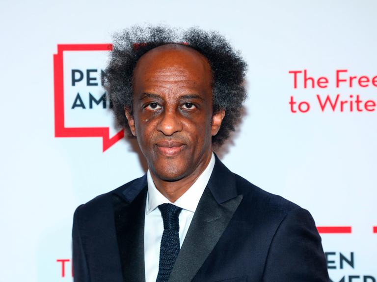 Dinaw Mengestu nimmt am Donnerstag, dem 14. Mai 2026, in New York an der PEN America Literary Gala im American Museum of Natural History teil.