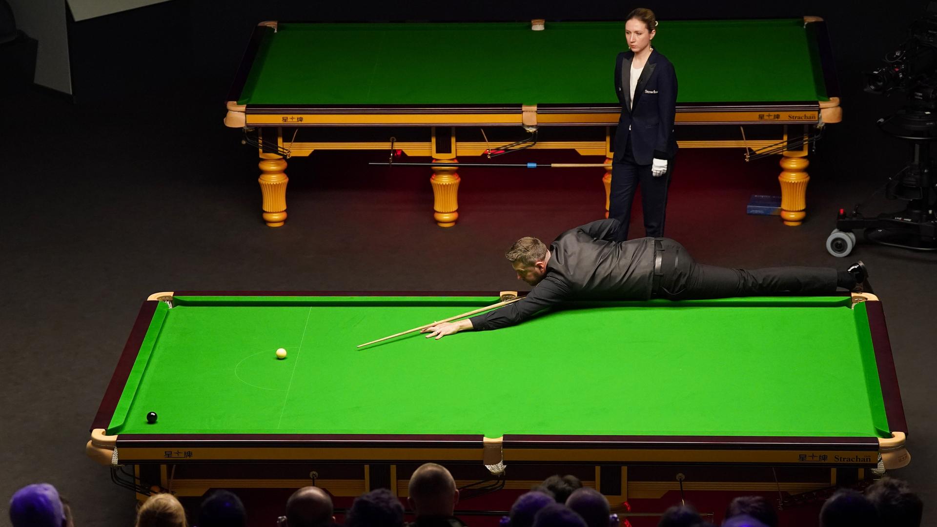 Die Snooker-Weltmeisterschaft wird in Sheffield ausgetragen und schon seit 1977 im altehrwürdigen Crucible Theatre.