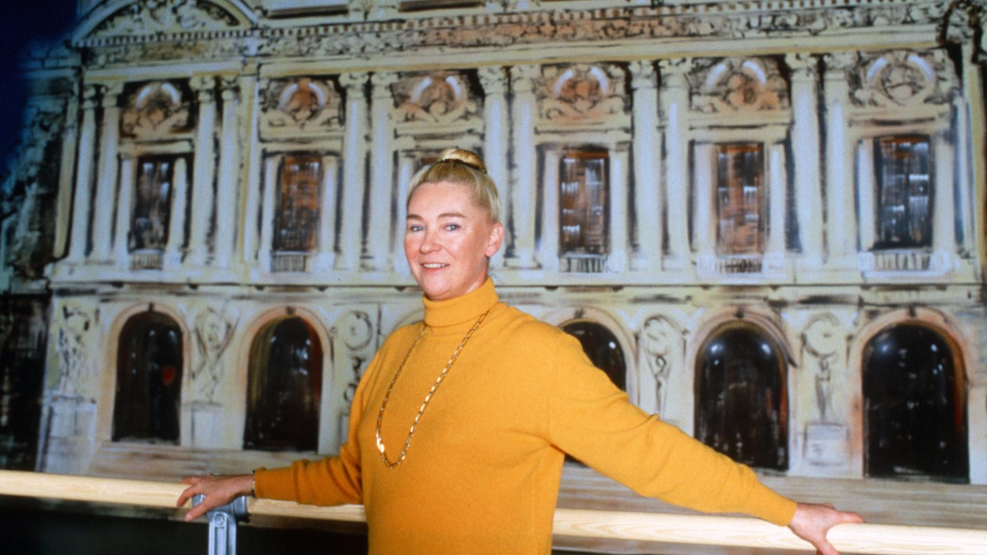 Die langjährige Direktorin der Tanzschule Claude Bessy während einer Reportage über die Ecole de Danse de l'Opéra national de Paris, die im Oktober 1987 in Nanterre eröffnet wurde. 