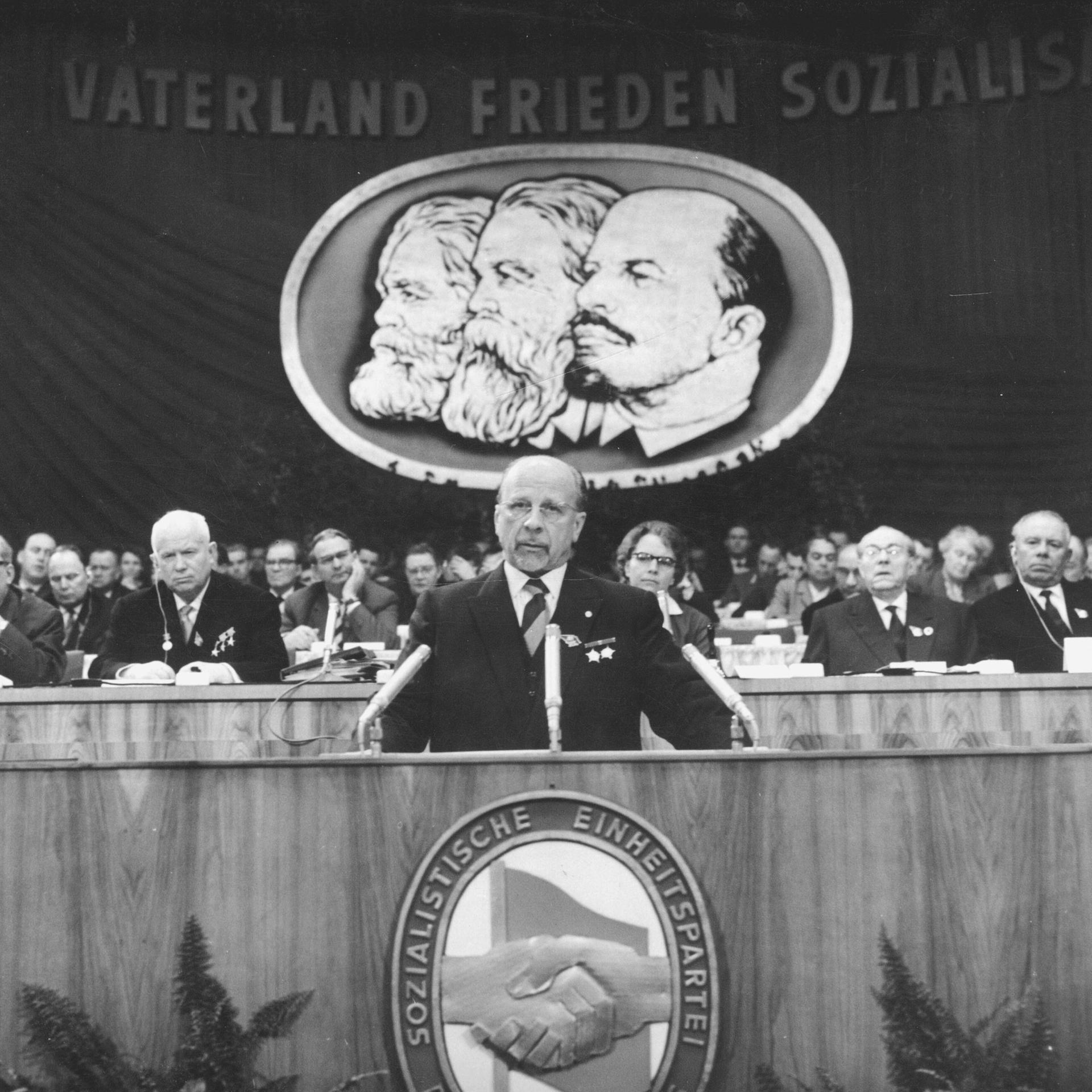 Kunst in der DDR - SED verbietet Kritik und Kunstfreiheit