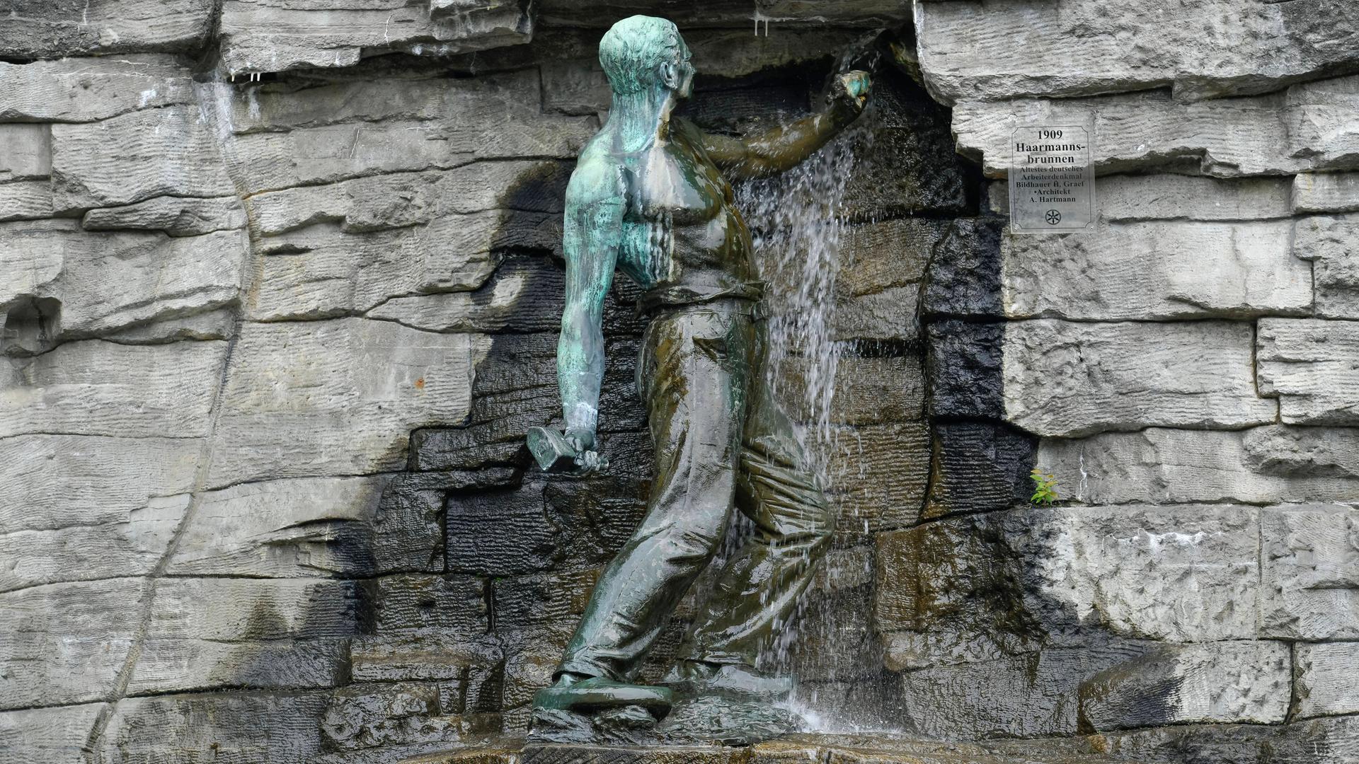 Der Haarmannsbrunnen in Osnabrück ist auf dem Bild zu sehen. Der Haarmannsbrunnen in Osnabrück ist auf dem Bild zu sehen.