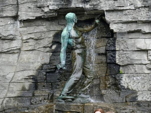 Der Haarmannsbrunnen in Osnabrück ist auf dem Bild zu sehen. 