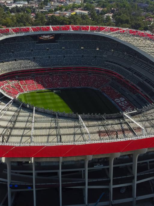 Panoramaaufnahme des renovierten Aztekenstadios in Mexiko-Stadt Panoramaaufnahme des renovierten Aztekenstadios in Mexiko-Stadt