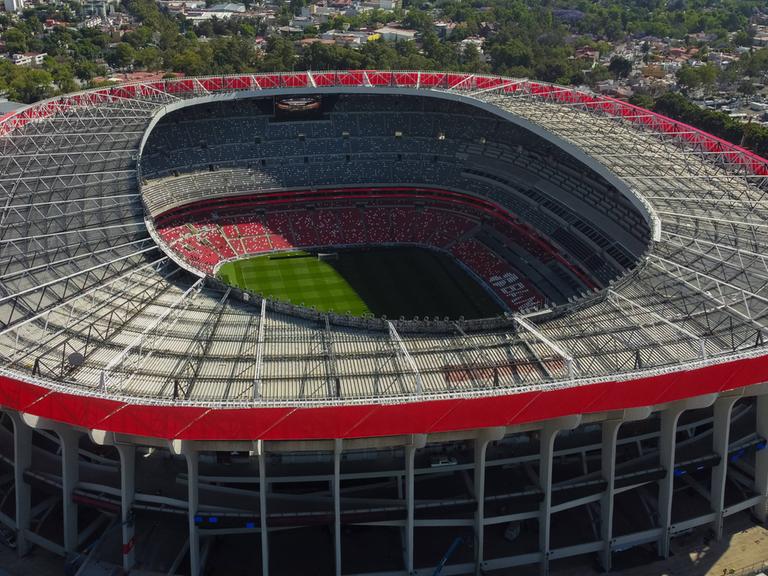 Panoramaaufnahme des renovierten Aztekenstadios in Mexiko-Stadt Panoramaaufnahme des renovierten Aztekenstadios in Mexiko-Stadt