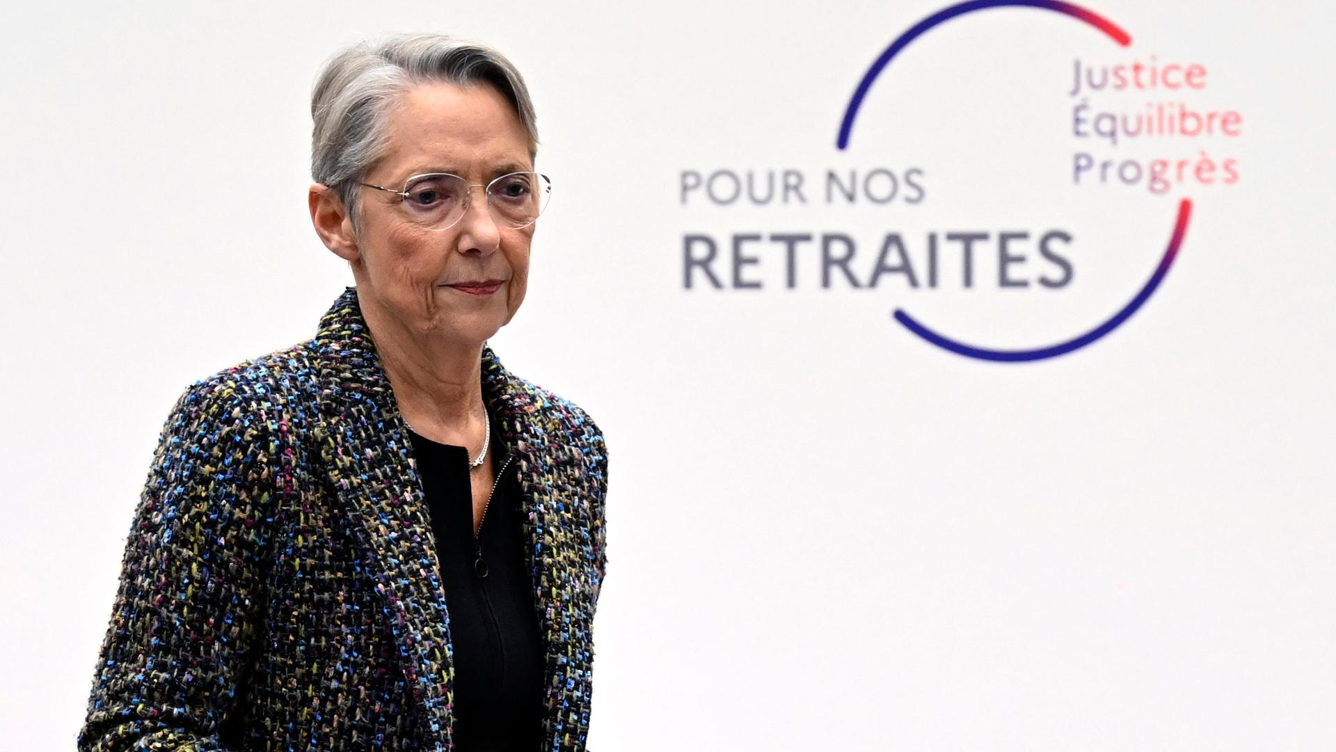 Frankreichs Premierministerin Borne hat in Paris Pläne für die umstrittene Rentenreform der Regierung vorgestellt.