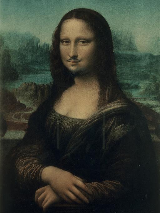 Marcel Duchamps "La Joconde aux moustaches" aus dem Jahr 1930, bei dem die Mona Lisa einen kleinen, gezwirbelten Oberlippenbart trägt.