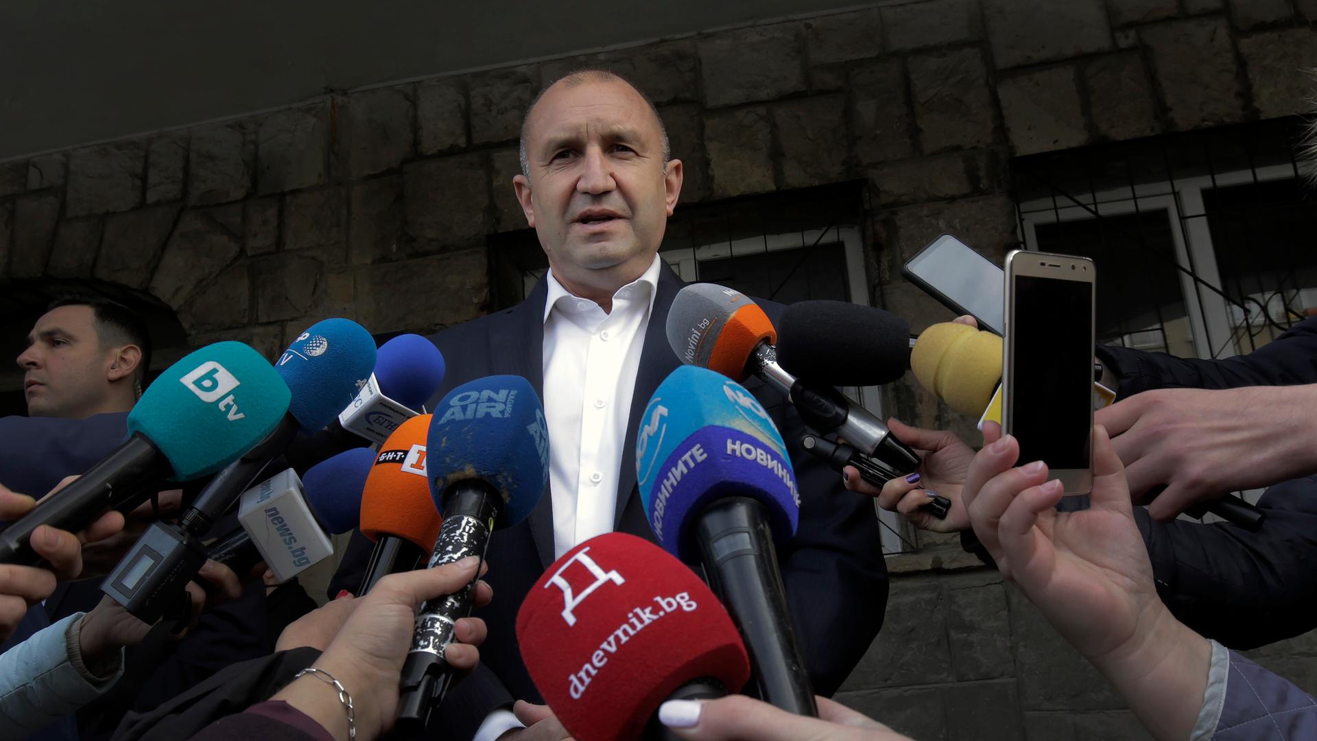 Vorgezogene Parlamentswahl - Bulgariens Präsident Radew kündigt Rücktritt an