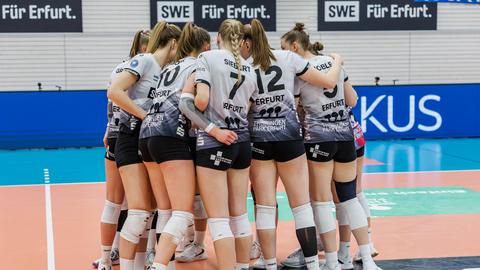 Mannschaftskreis der Volleyballerinnen von Schwarz-Weiß Erfurt, die in der 1. Bundesliga spielen.