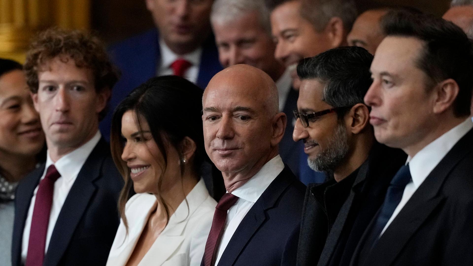 Inauguration of the 47th President Guests including Mark Zuckerberg, Jeff Bezos, Sundar Pichai and Elon Musk, arrive before the 60th Presidential Inauguration in the Rotunda of the U.S. Capitol in Washington, Monday, Jan. 20, 2025. AP Photo/Julia Demaree Nikhinson, Pool/AdMedia Washington District of Columbia United States of America EDITORIAL USE ONLY PUBLICATIONxNOTxINxUKxAUS Copyright: xx DCJE354 CNP/AdMediax admphotostwo912910