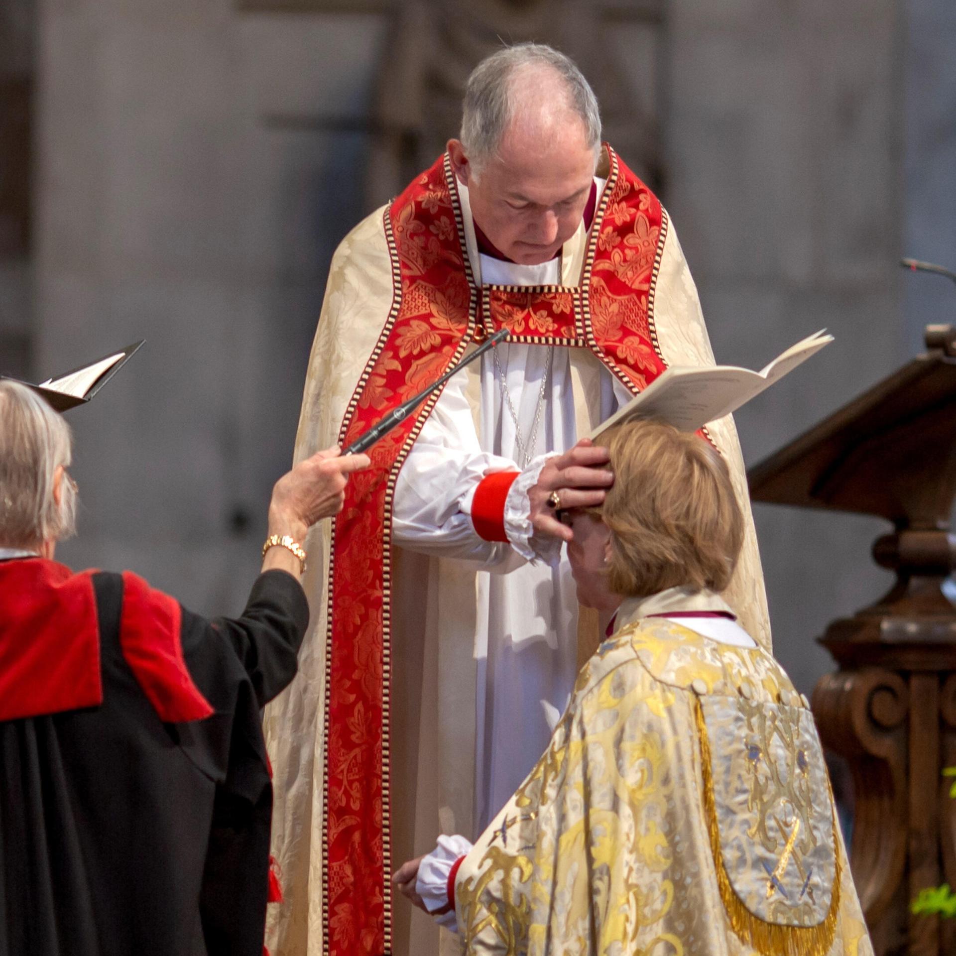 Bewerbung gegen Diskriminierung. Wie eine junge Frau Priesterin werden will