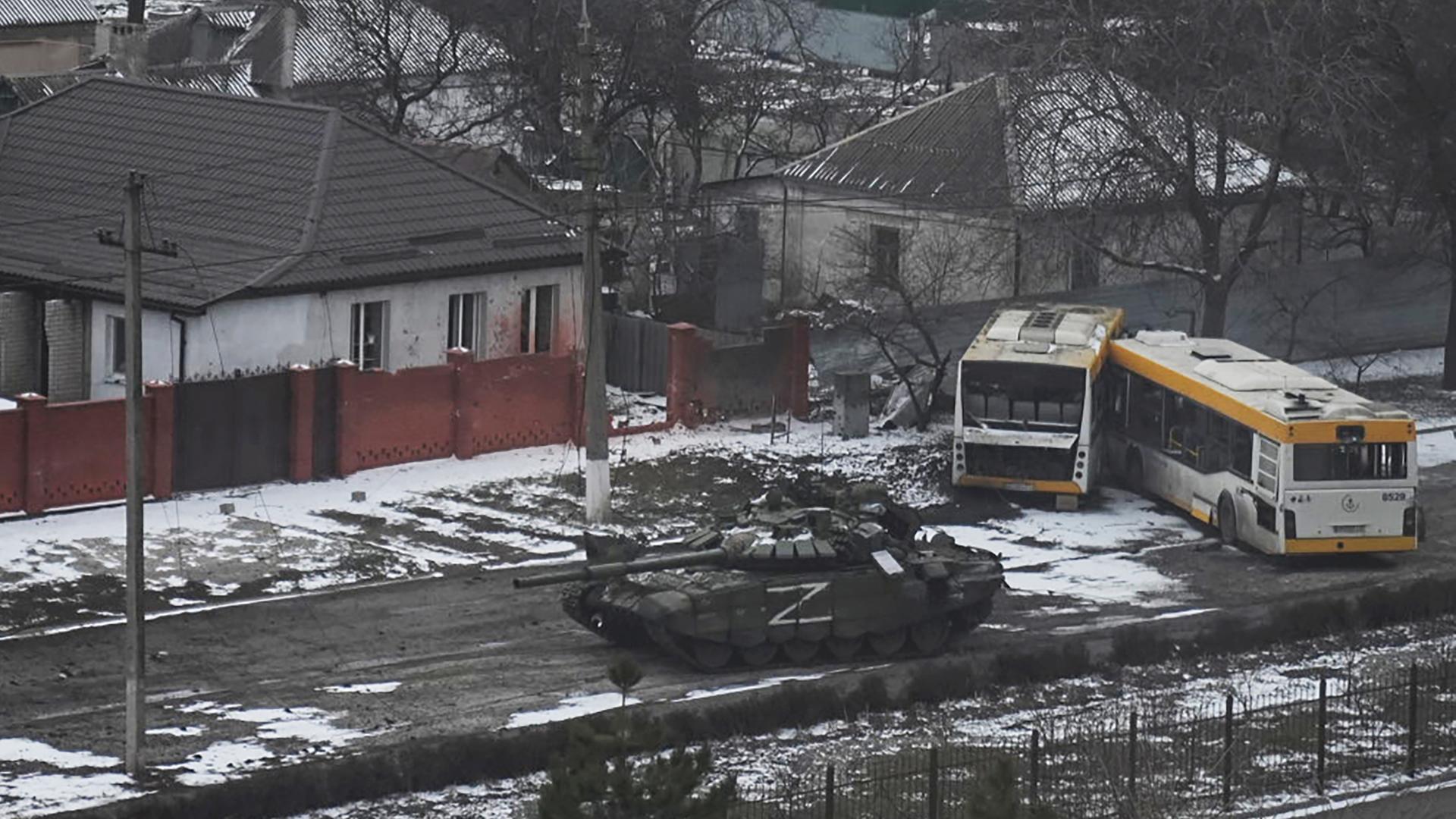 Panzer von der russischen Armee in Mariupol