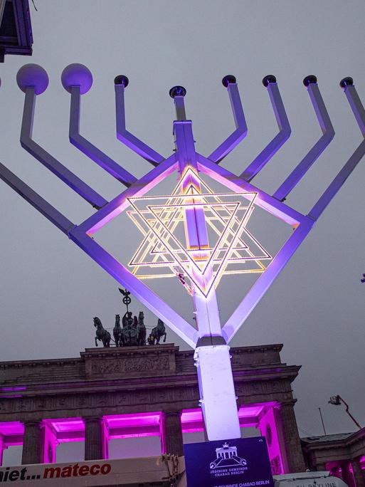 Chanukka-Lichtzeremonie am 29. Dezember 2024 am Brandenburger Tor in Berlin - Symbol für Hoffnung, Kraft und den beständigen Geist jüdischen Lebens in Deutschland. 