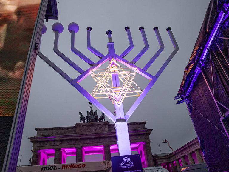 Chanukka-Lichtzeremonie am 29. Dezember 2024 am Brandenburger Tor in Berlin - Symbol für Hoffnung, Kraft und den beständigen Geist jüdischen Lebens in Deutschland. 