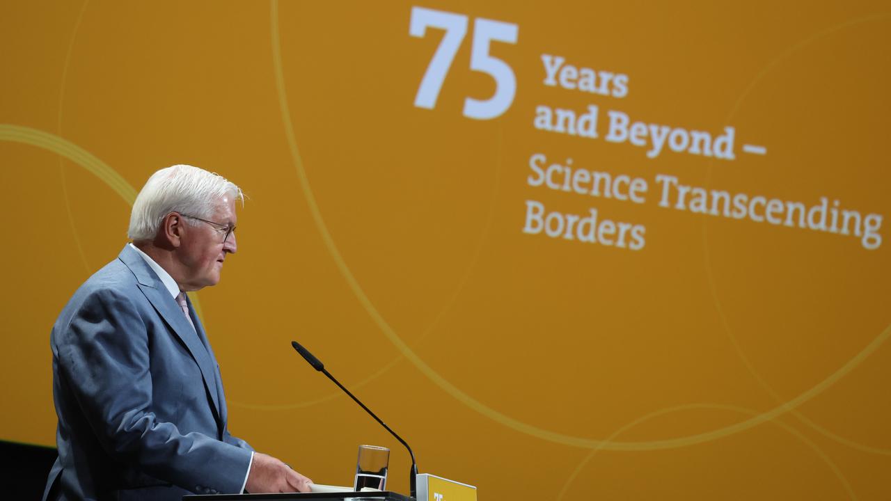 Bundespräsident Frank-Walter Steinmeier spricht in der Inselhalle zur Eröffnung der 75. Nobelpreisträgertagung.