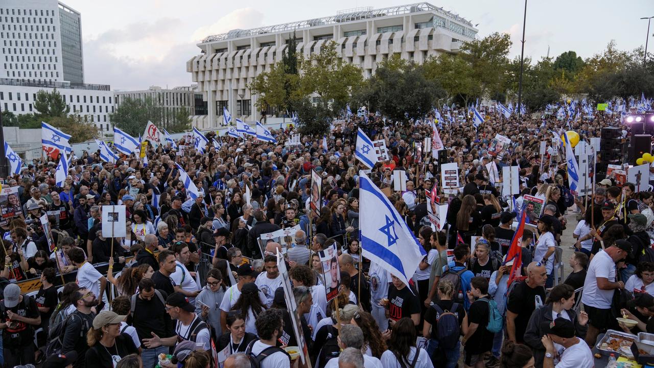 Nahost-Krieg - Protestmarsch Zur Freilassung Der Geiseln Im ...