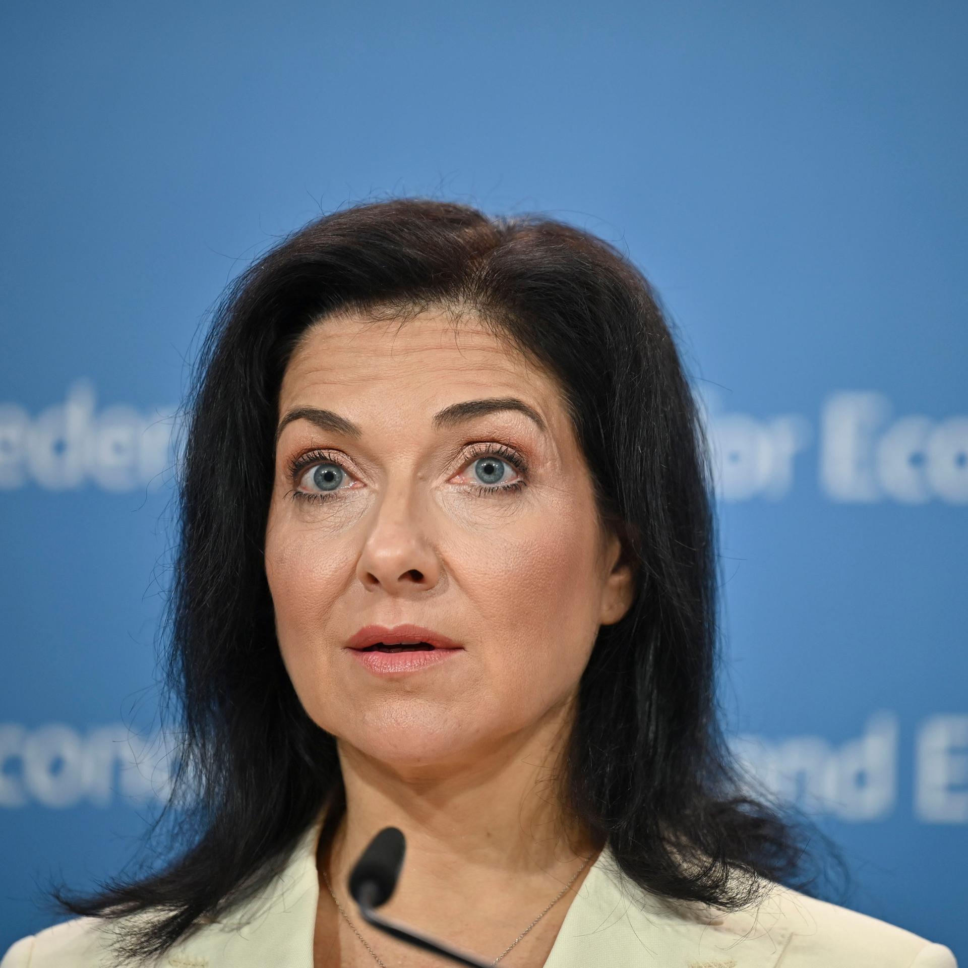 Bei längerem Iran-Krieg - Reiche: Ab Ende April könnte Benzin knapp werden